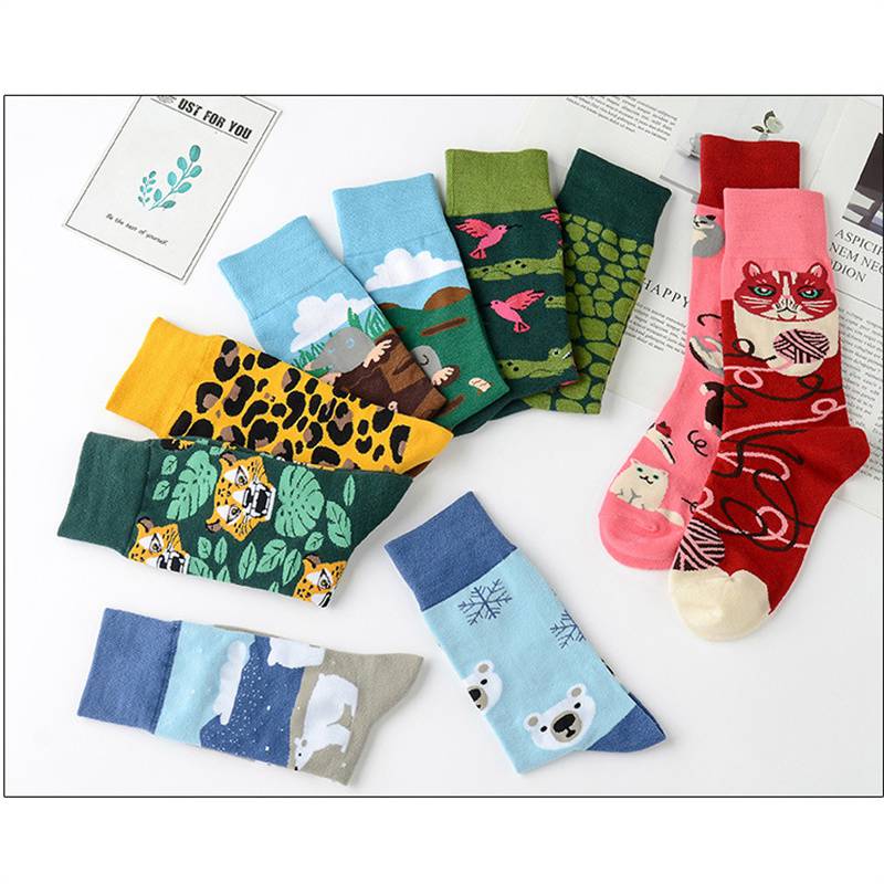 Autumn and Winter New Creative Couple AB Trendy Socks Fashion Personality Trend Cartoon Jacquard Mid-Calf Asymmetric Cotton Socks - Image 13