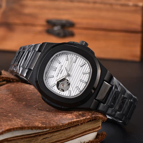 Mechanical Luxury Redefined: Patek Philippe’s Hottest 2026 Releases - Image 4
